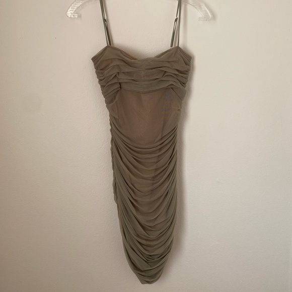 Aritzia Babaton Ruched Dress - Picture 1 of 2